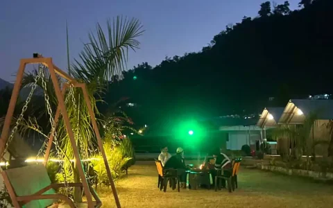 Group bonfire night in rishikesh